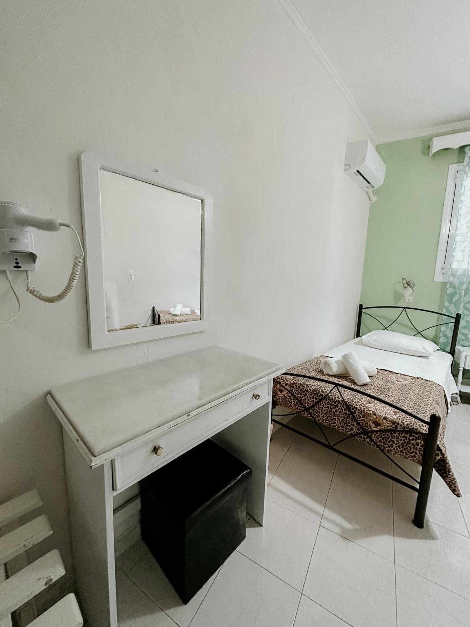 Hotel Thirasia ثيرا الغرفة الصورة