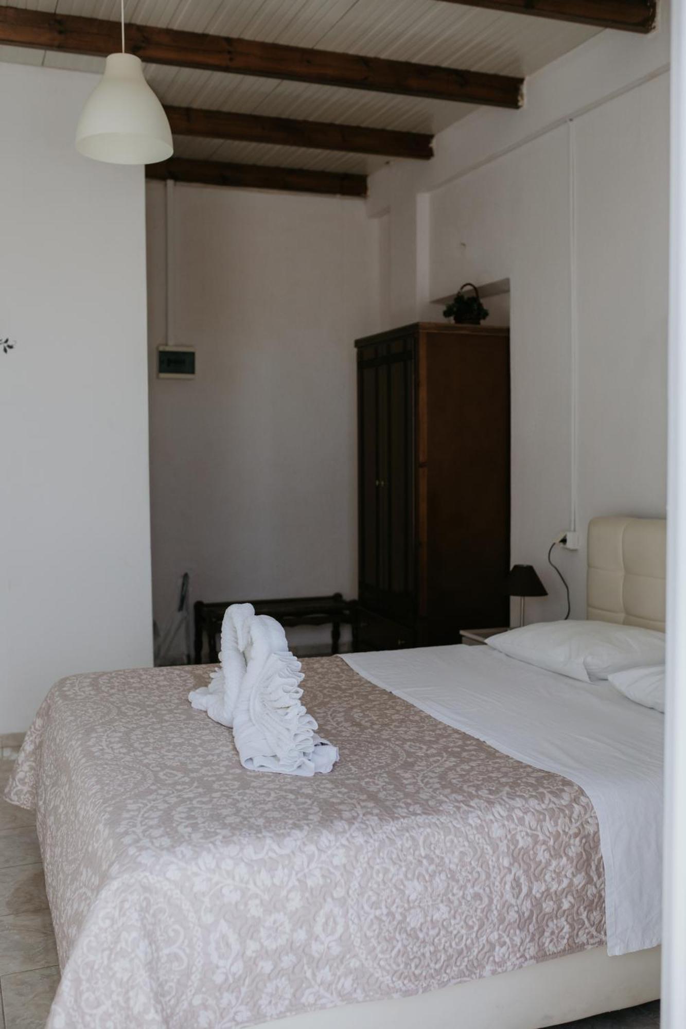 Hotel Thirasia ثيرا الغرفة الصورة